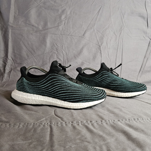 Adidas Parley Ultra Boost DNA Core Black Men's Running Shoes Size 7.5 - Picture 1 of 8